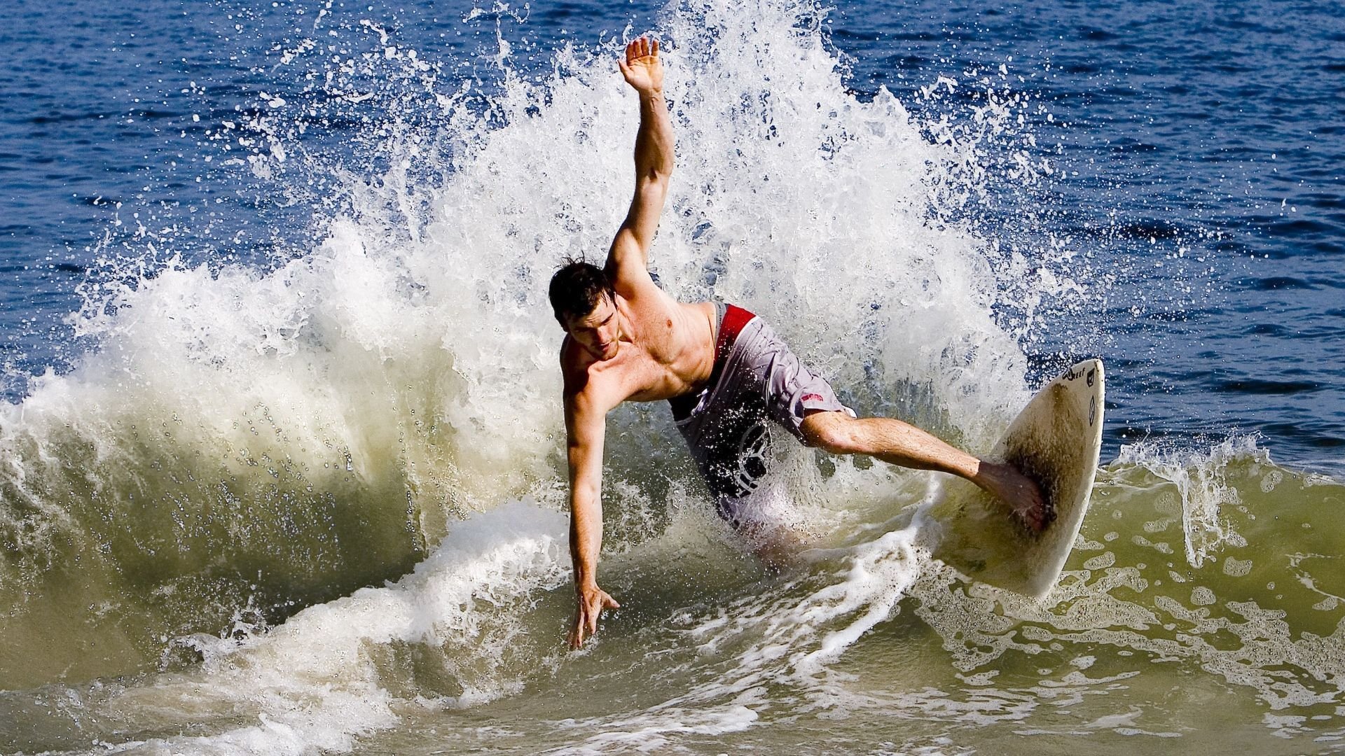 特别日子：赛车历史上的里程碑，赛车特技表演视频